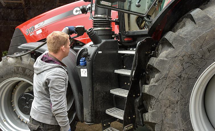 Agrardieselantrag Traktor tanken im Land und Forstwirtschaftlichen Bereich